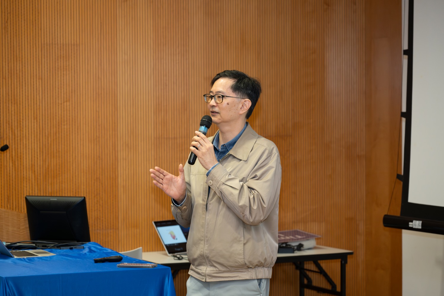 Professor Patrick Tan and his team are zooming in on the molecular signatures of gastric cancer using a transformative RNA technology