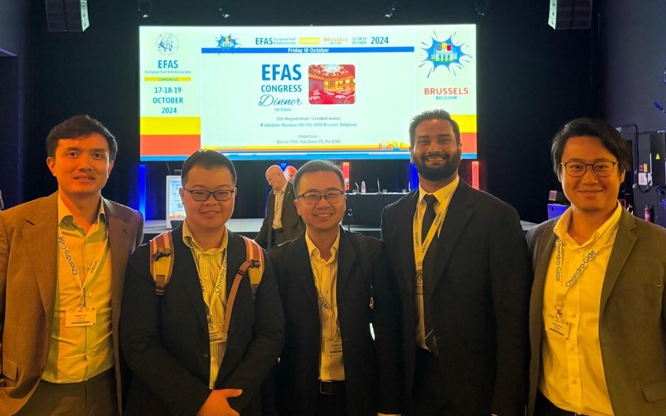 With fellow orthopaedic surgeons and residents at EFAS Congress Brussels, Belgium 2024 // Credit: Kizher Buhary