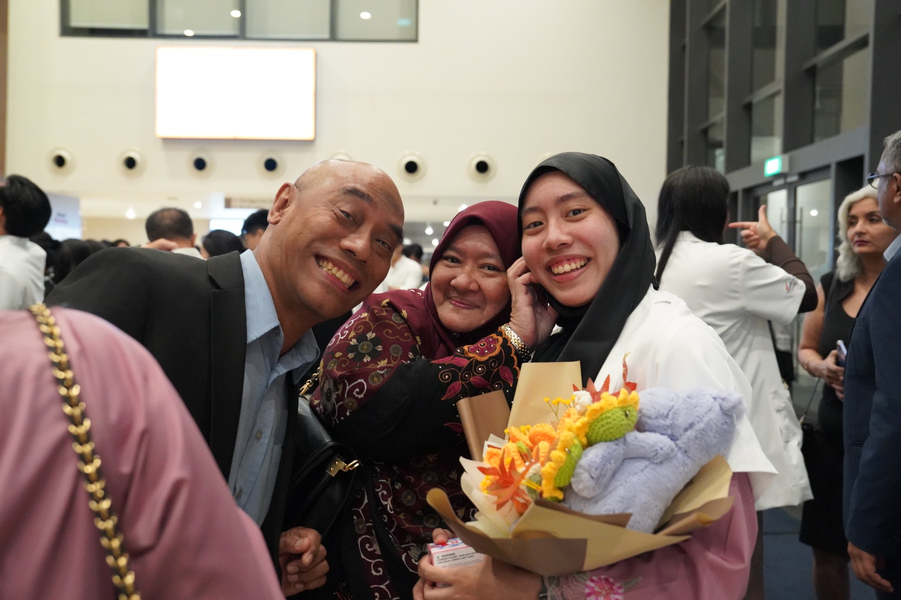 Inarah fulfils her dream of studying medicine with her family by her side // Credit: Clairre Lau, Duke-NUS